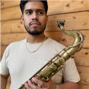 Insegnante di Saxofono con laurea biennale in Saxofono Jazz